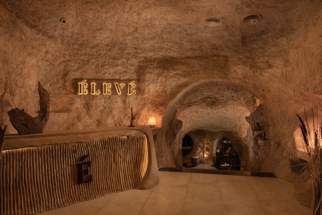 ÉLEVÉ gallery